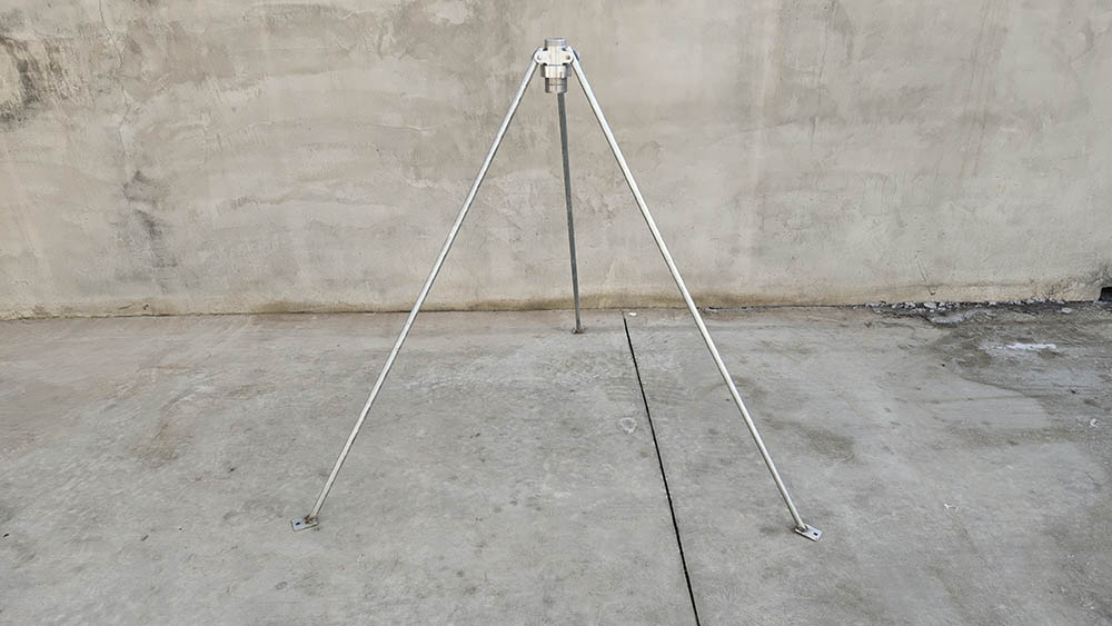 TS04 Tripods and Stands